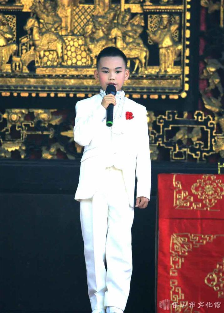 廖舒翎小朋友带来粤曲《光绪皇夜祭珍妃》.jpg